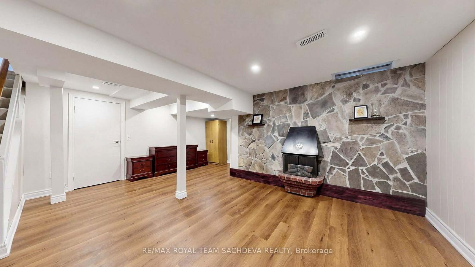 67 Rock Fernway • Toronto, ON photo 35