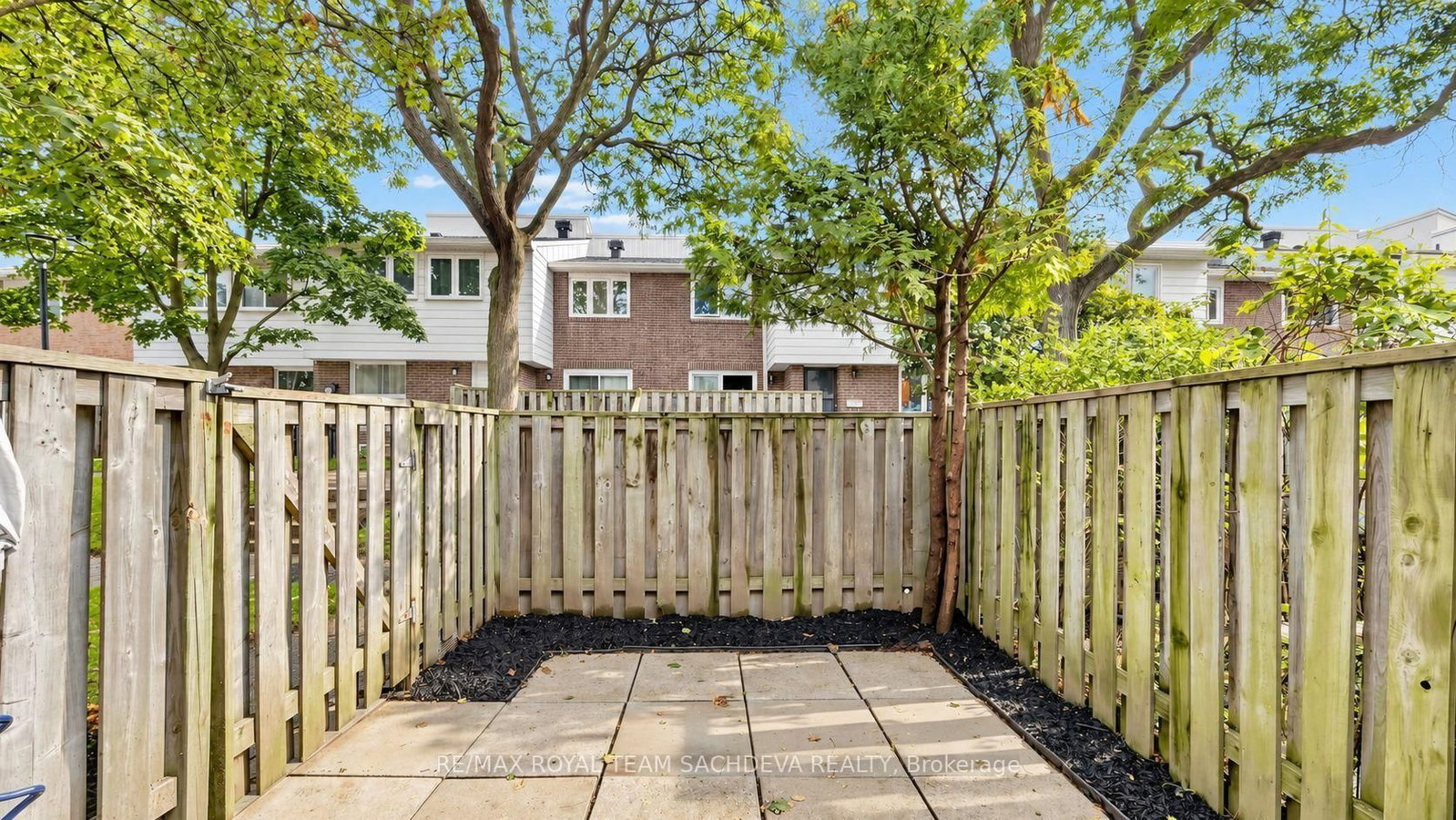 67 Rock Fernway • Toronto, ON photo 45