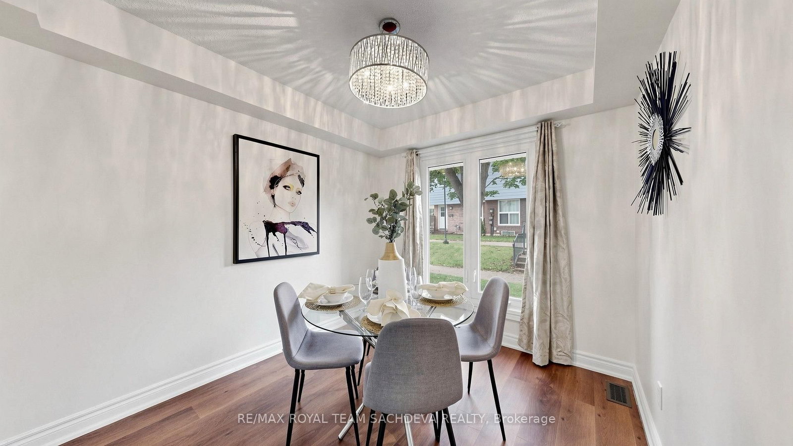 67 Rock Fernway • Toronto, ON photo 8
