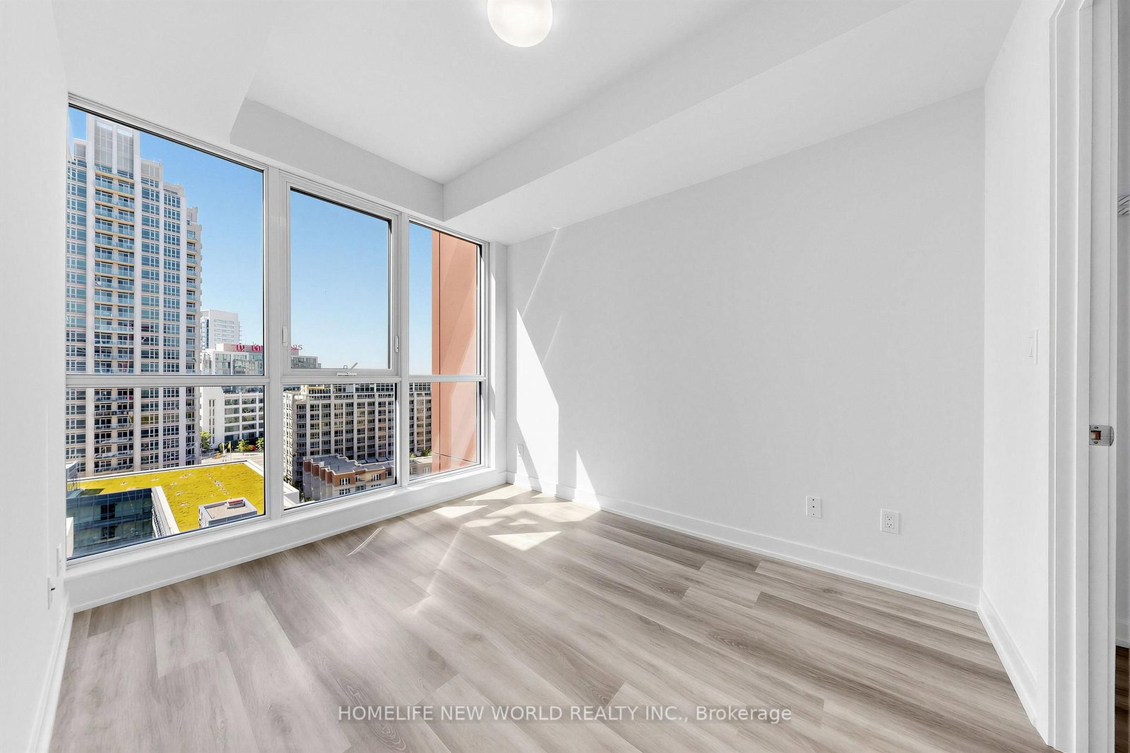 50 Bruyeres Mews • #1508 • Toronto, ON photo 4