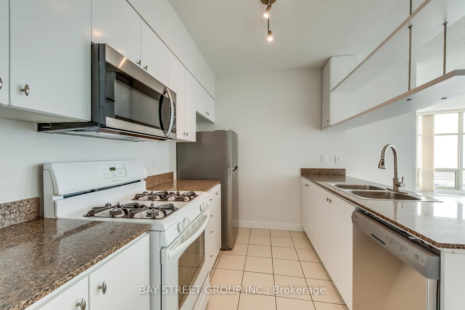 35 Mariner Terrace • #3912 • Toronto, ON photo 13