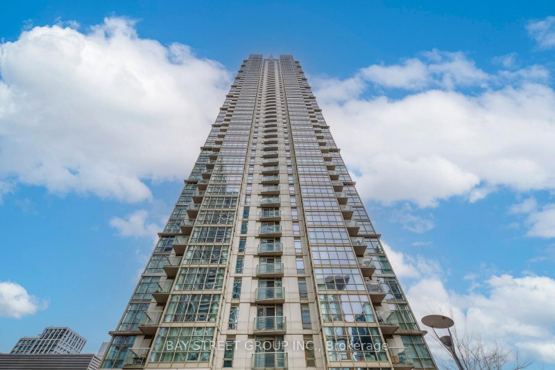 3912 - 35 Mariner Terrace