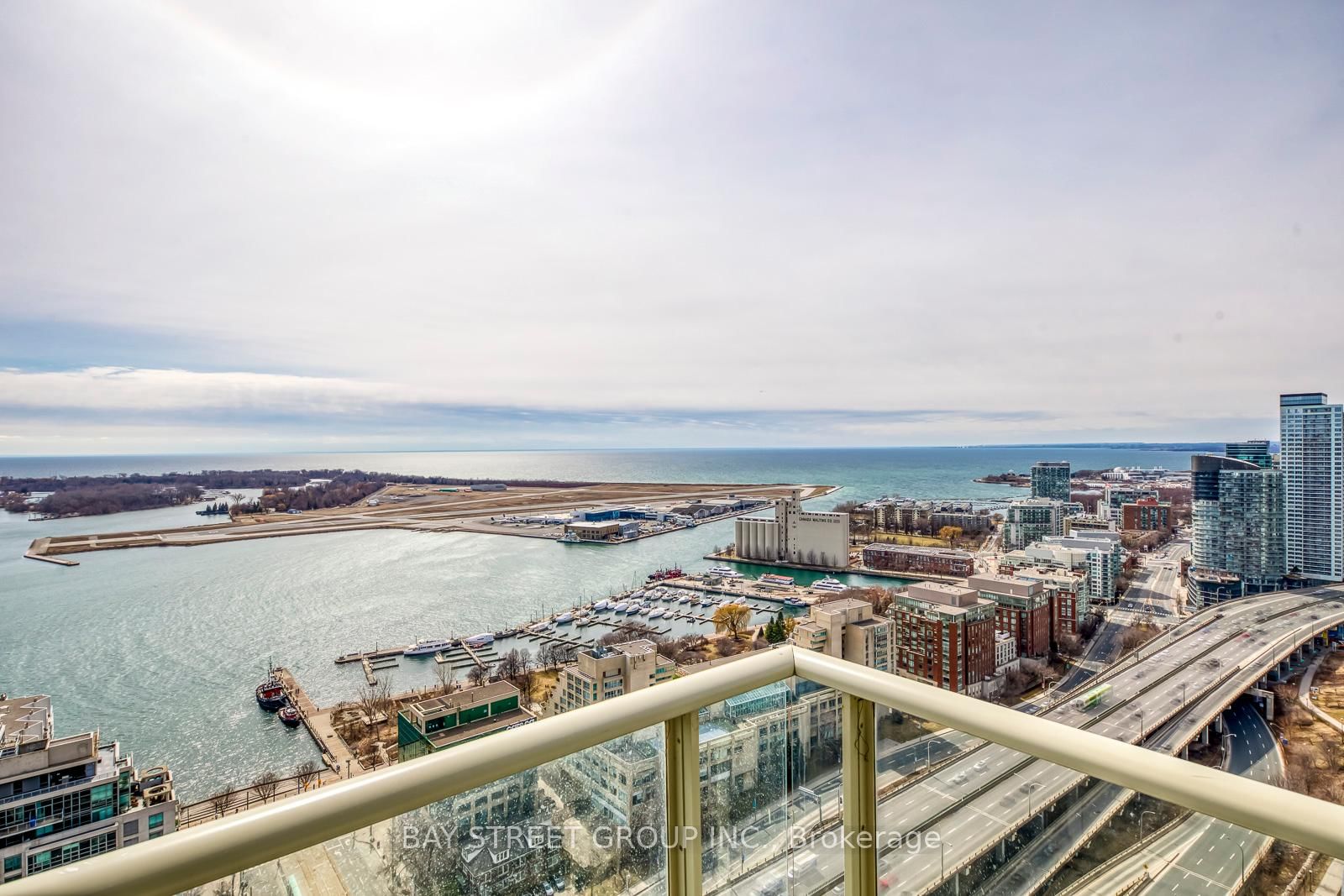 35 Mariner Terrace • #3912 • Toronto, ON photo 29
