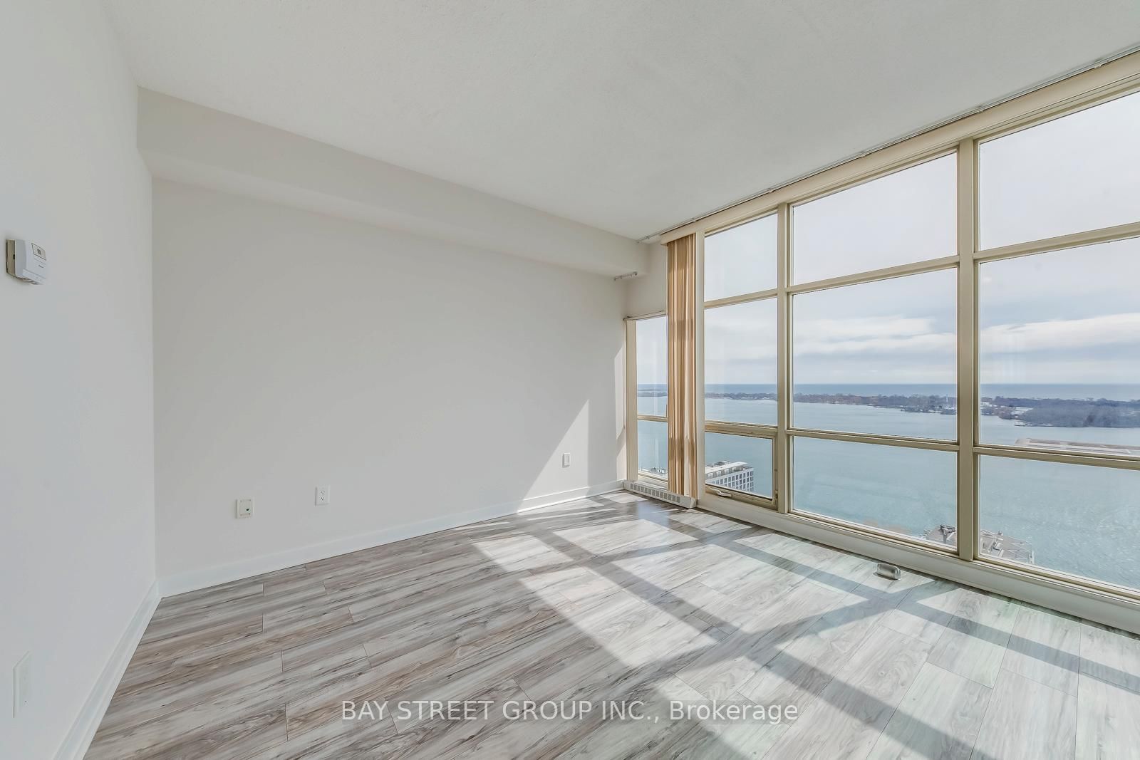 35 Mariner Terrace • #3912 • Toronto, ON photo 31