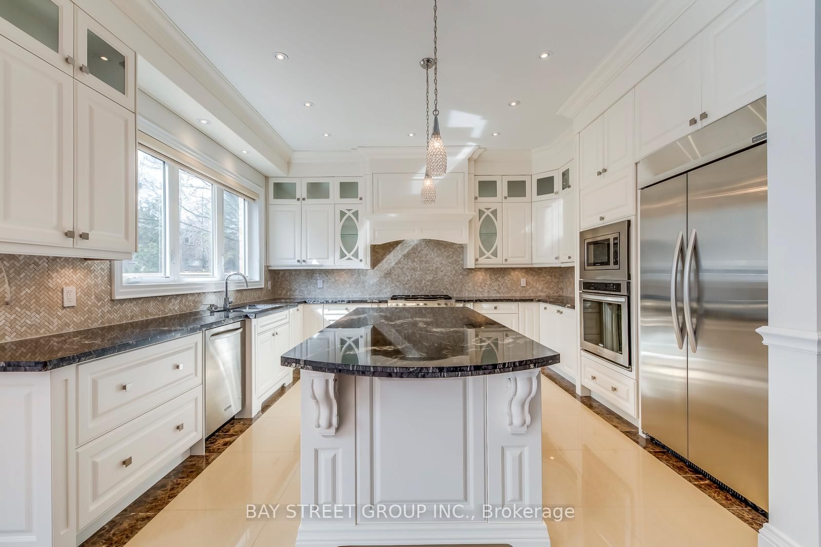 39 Foxwarren Drive • Toronto, ON photo 8