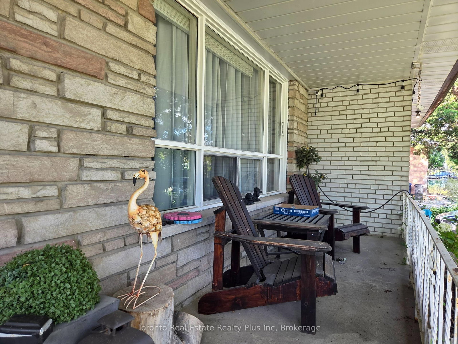 482 Ruth Avenue • Toronto, ON photo 4