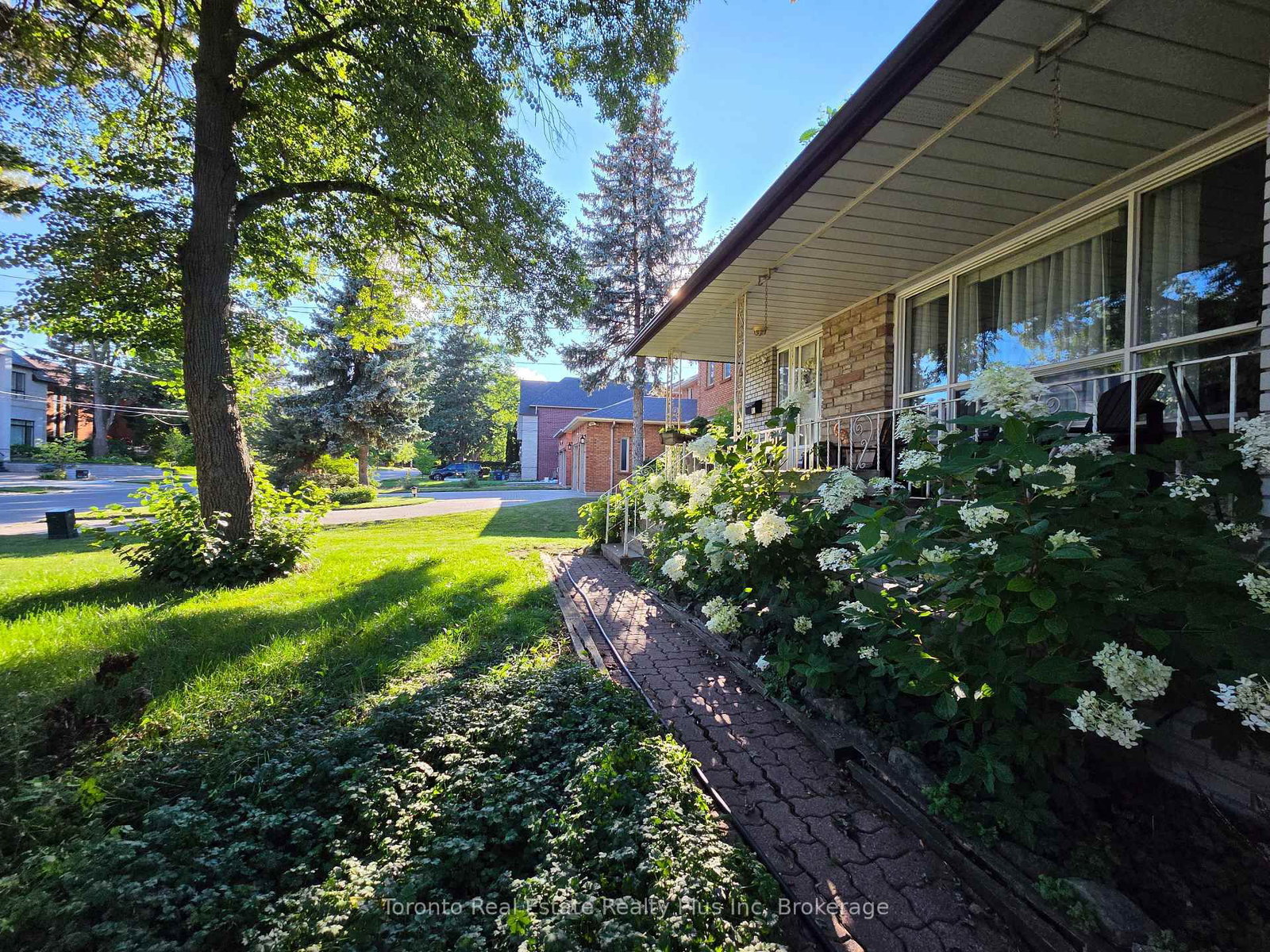 482 Ruth Avenue • Toronto, ON photo 42