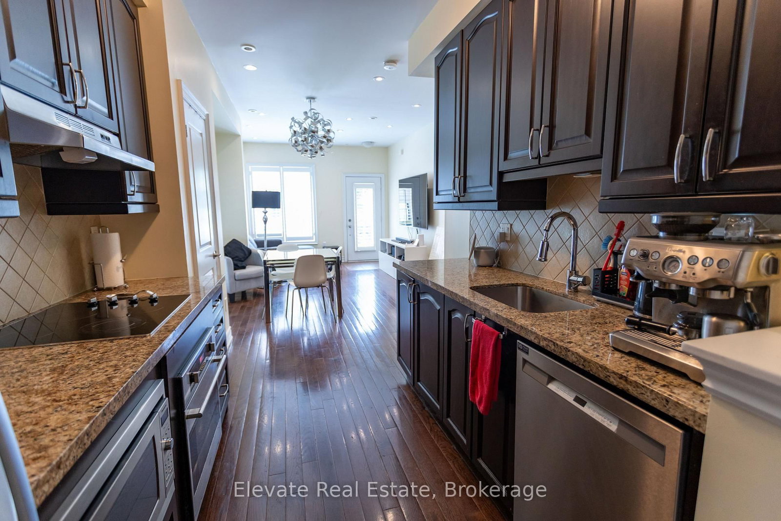 1 Hargrave Lane • #1 • Toronto, ON photo 11
