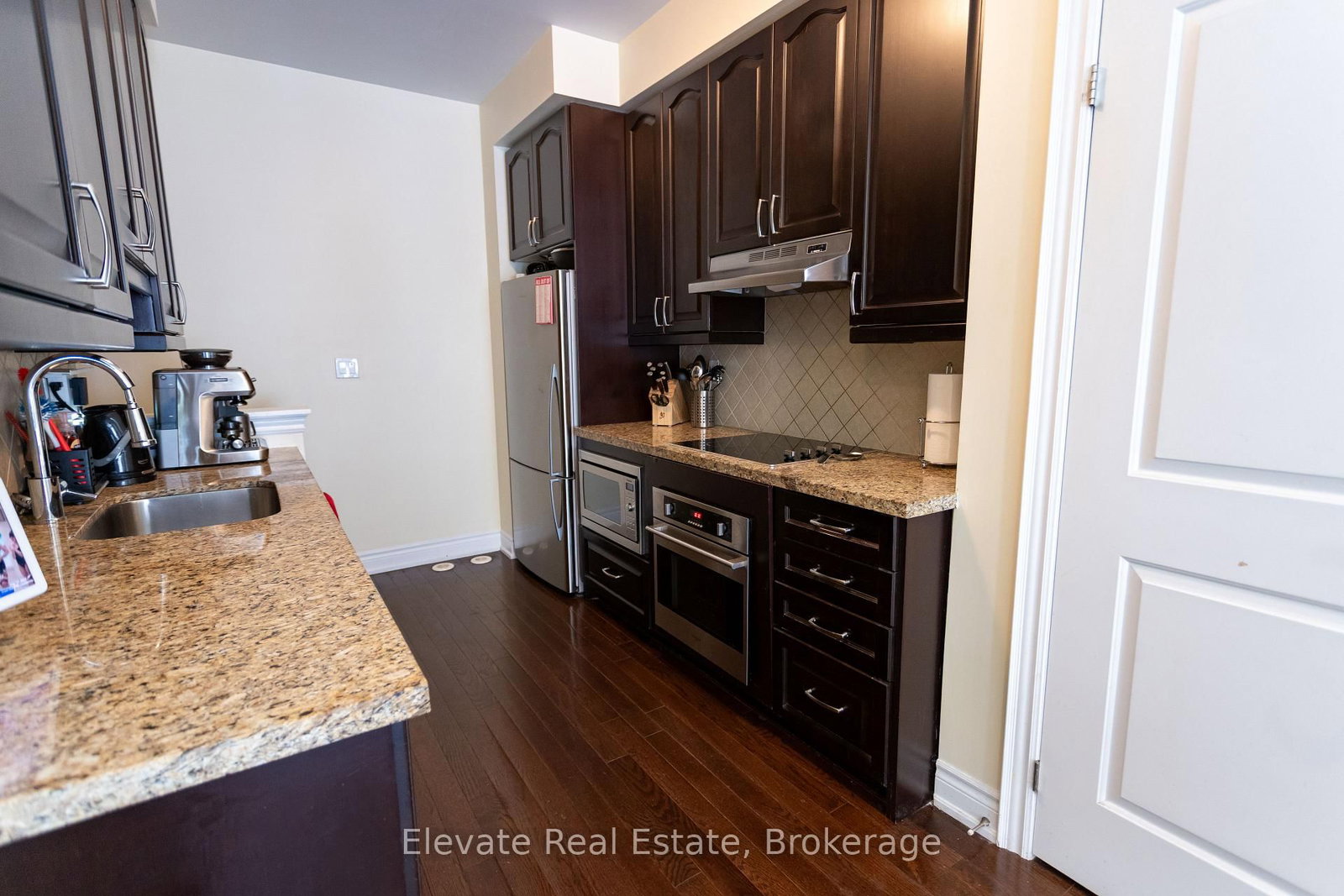 1 Hargrave Lane • #1 • Toronto, ON photo 9