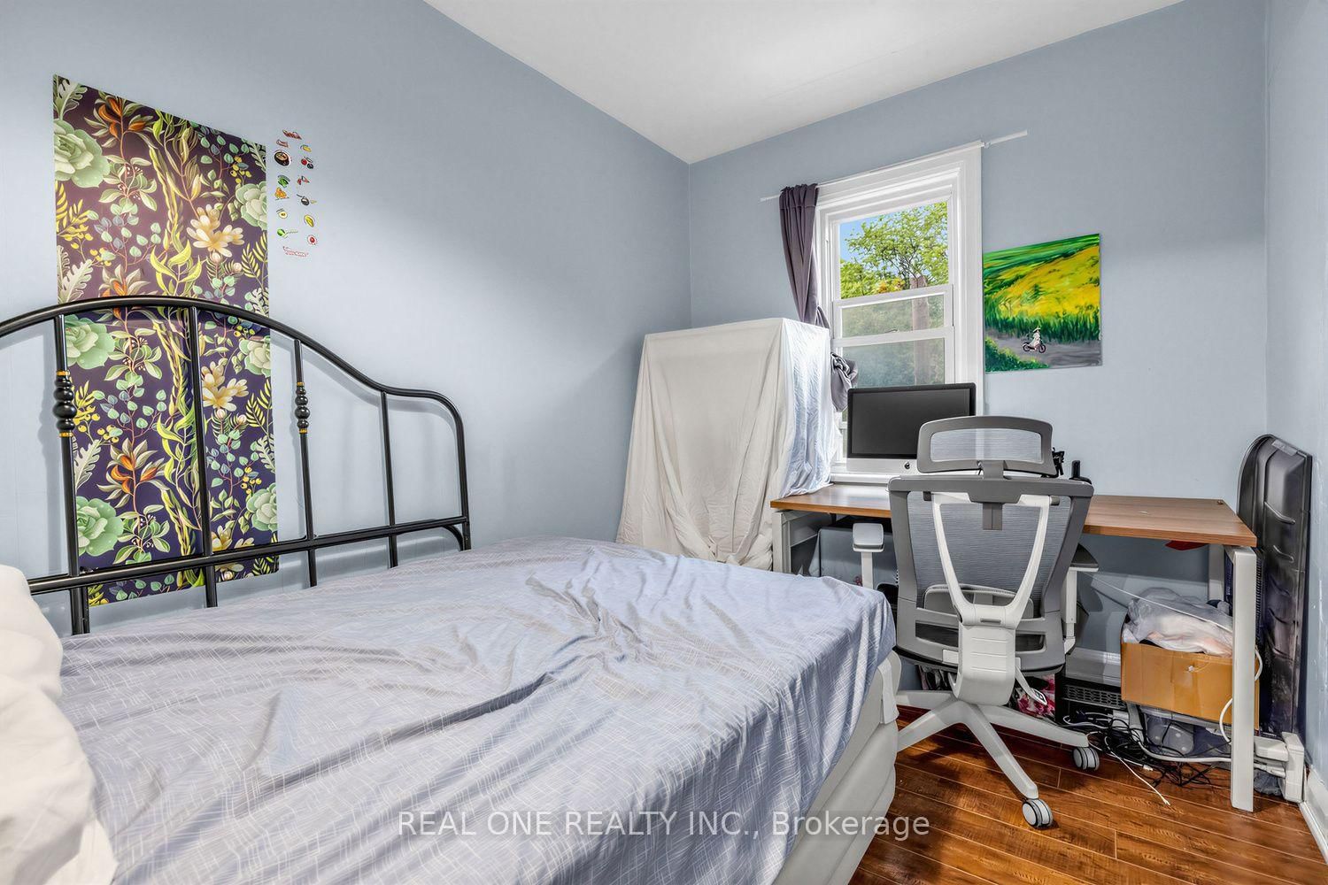 112 Oxford Street • Toronto, ON photo 17