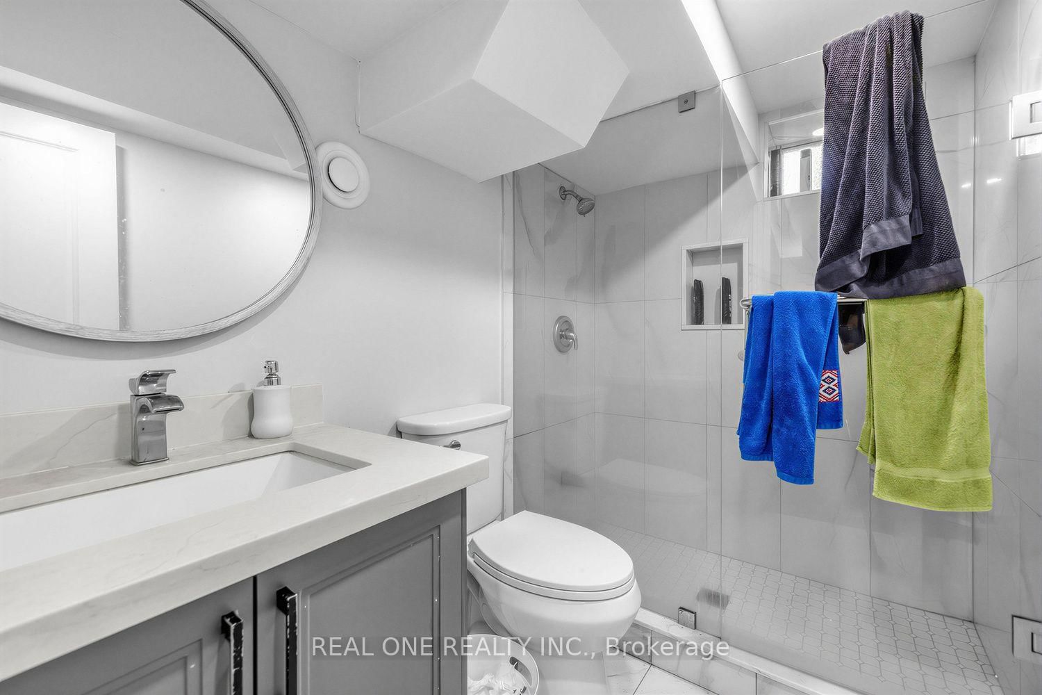 112 Oxford Street • Toronto, ON photo 24