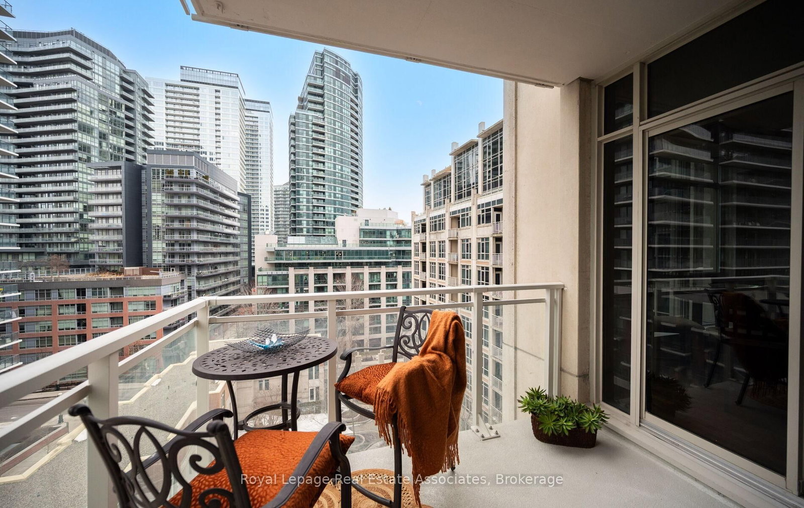 21 Grand Magazine Street • #908 • Toronto, ON photo 10