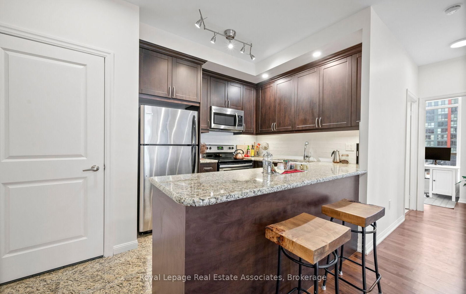 21 Grand Magazine Street • #908 • Toronto, ON photo 15