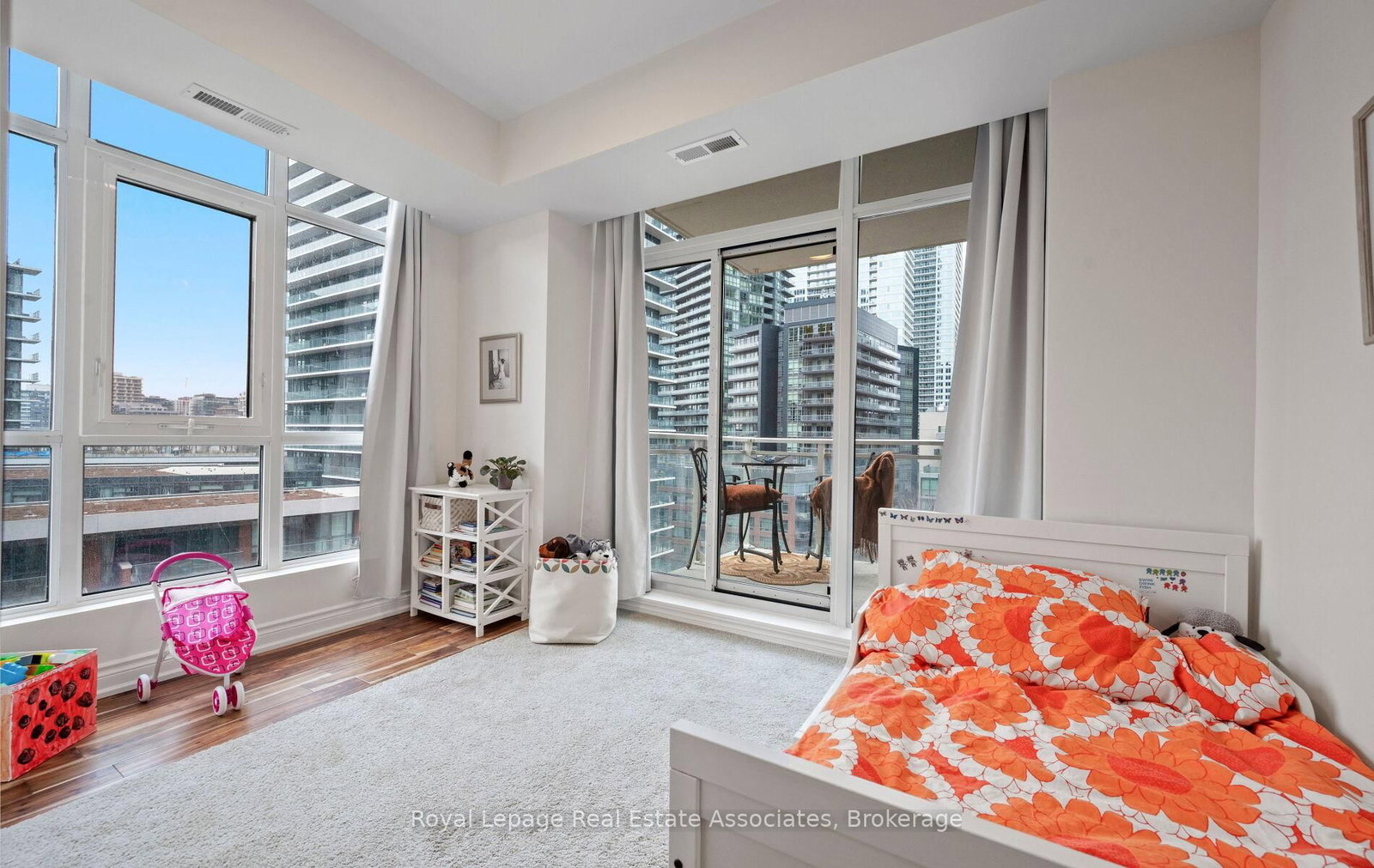 21 Grand Magazine Street • #908 • Toronto, ON photo 24