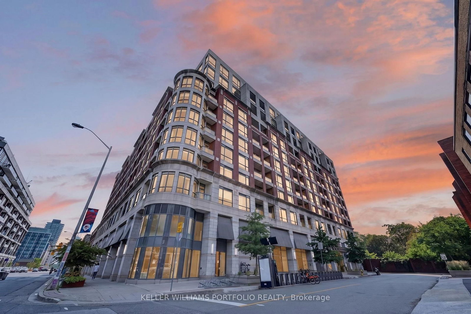 23 Glebe Road W • #802 • Toronto, ON photo 1