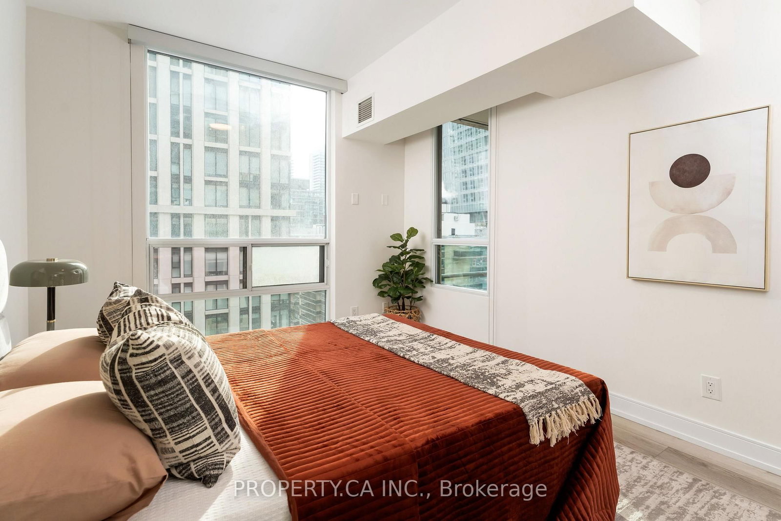 88 Broadway Avenue • #1004 • Toronto, ON photo 11