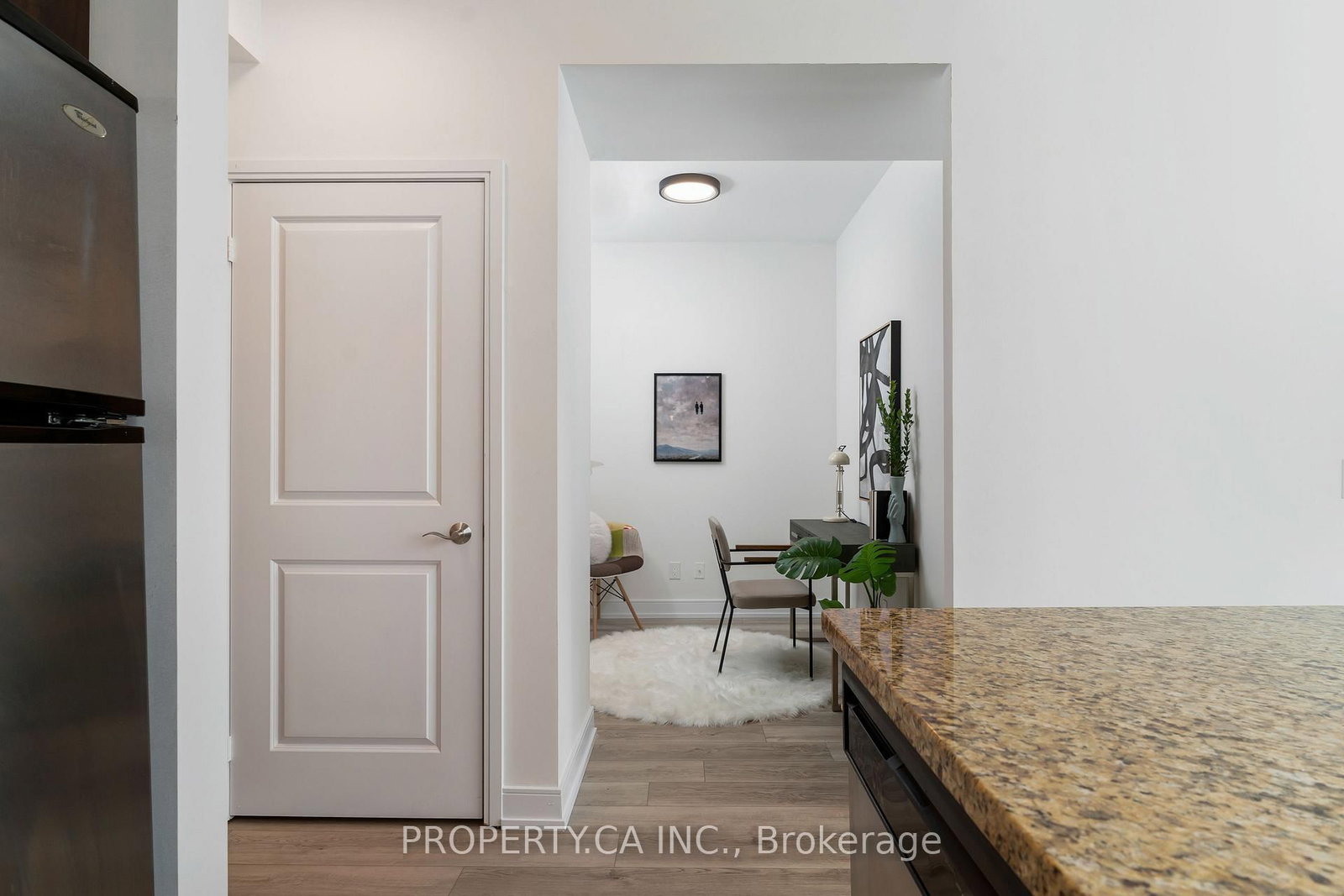 88 Broadway Avenue • #1004 • Toronto, ON photo 13