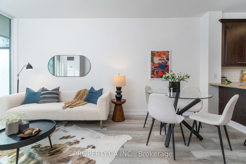 1004 - 88 Broadway Avenue