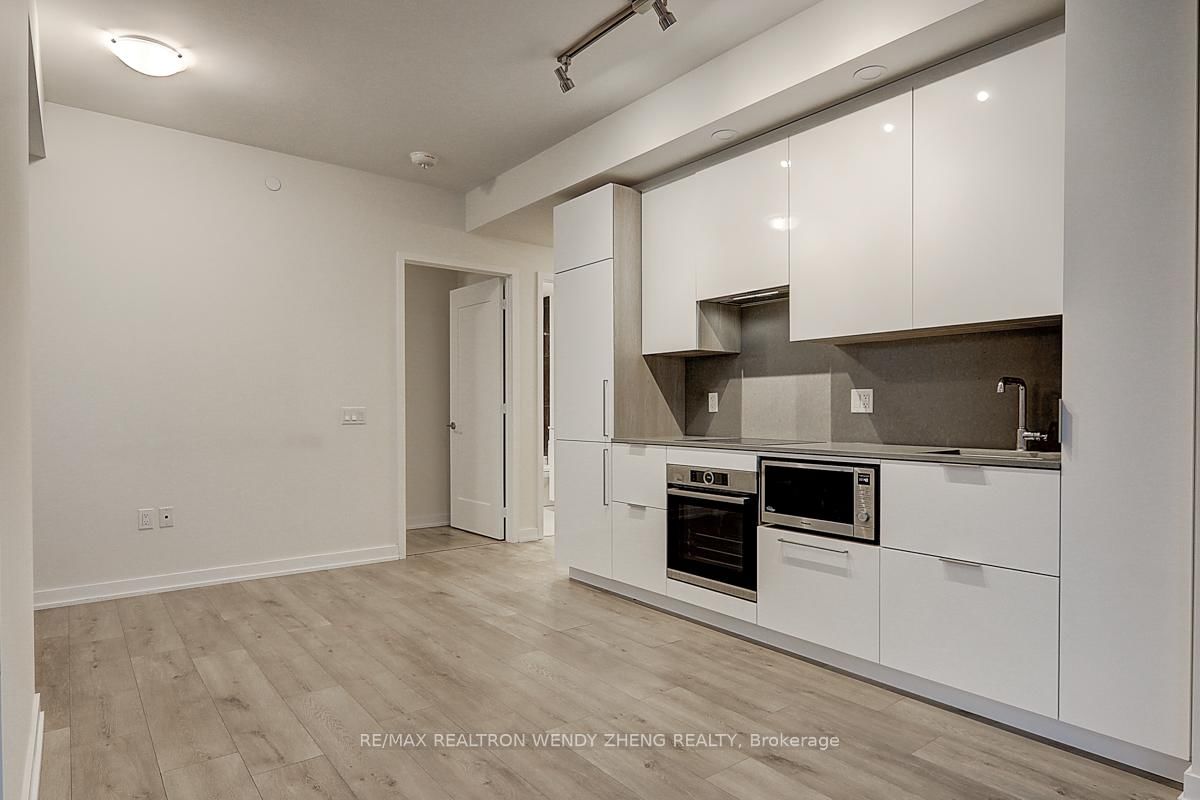 28 Freeland Street • #902 • Toronto, ON photo 8