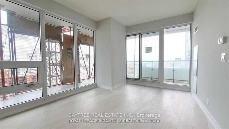 1203 - 2221 Yonge Street