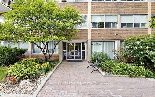 411 - 160 The Donway W