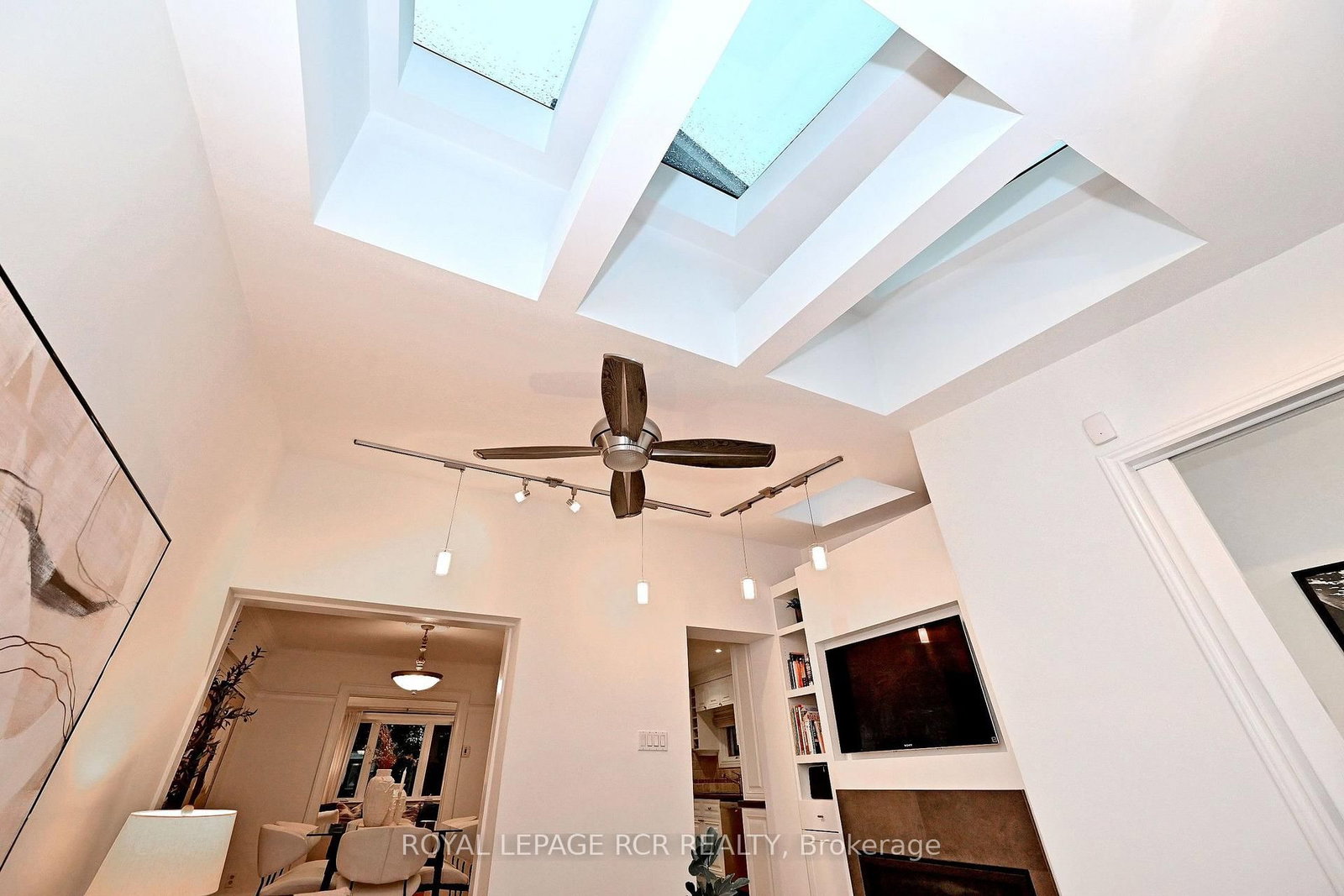 214 Briar Hill Avenue • Toronto, ON photo 11