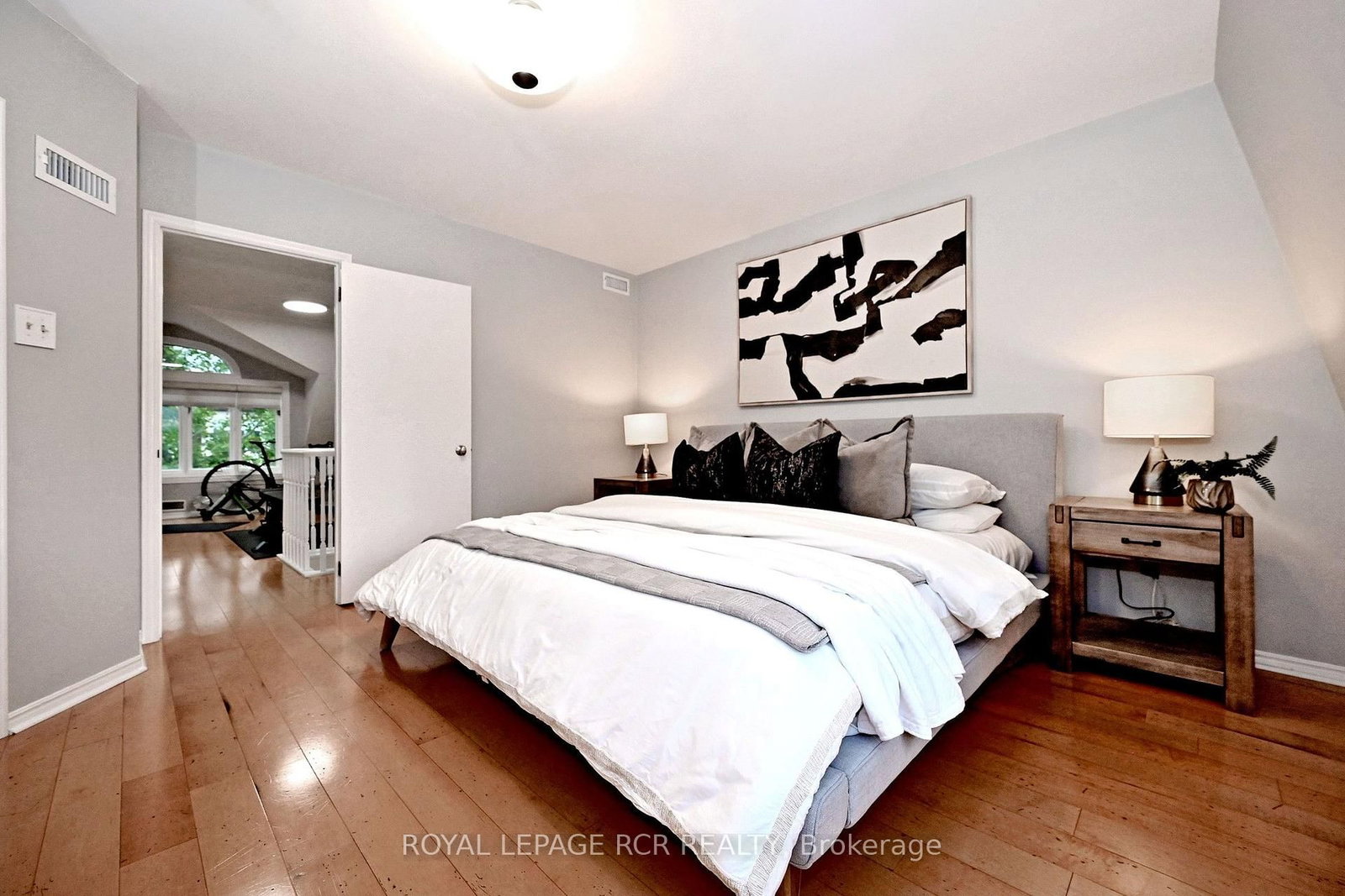 214 Briar Hill Avenue • Toronto, ON photo 17