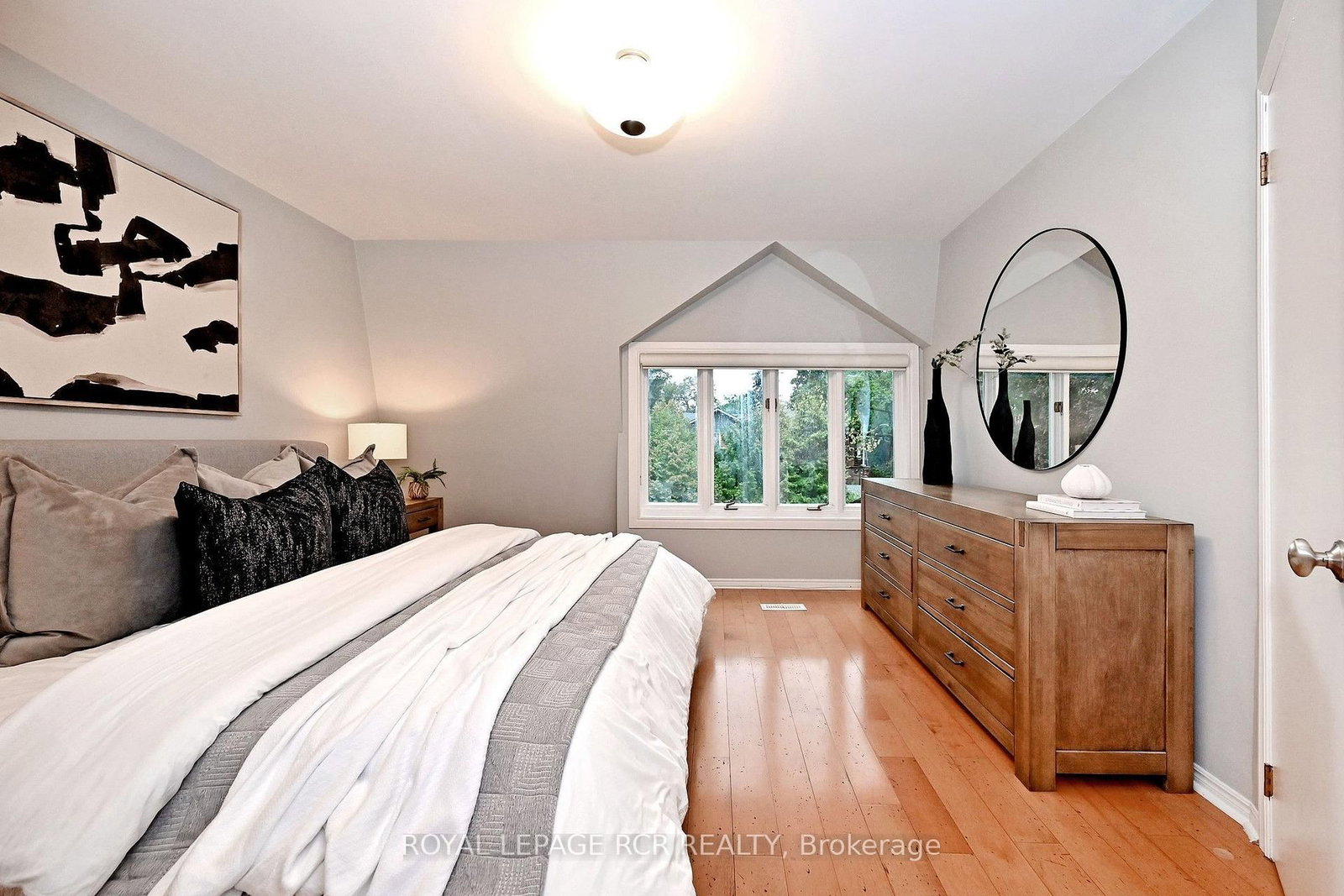 214 Briar Hill Avenue • Toronto, ON photo 18