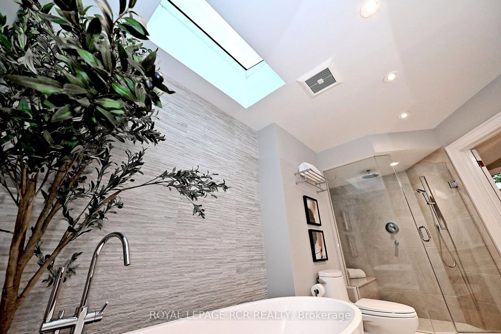 214 Briar Hill Avenue • Toronto, ON photo 20