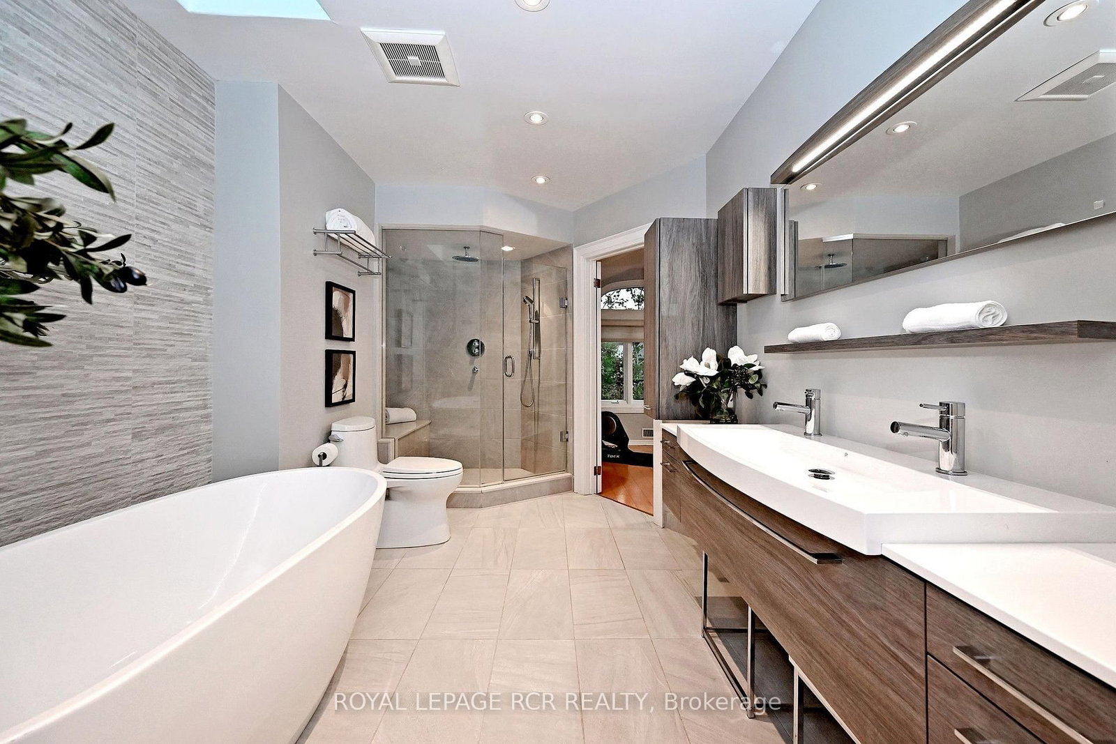 214 Briar Hill Avenue • Toronto, ON photo 21