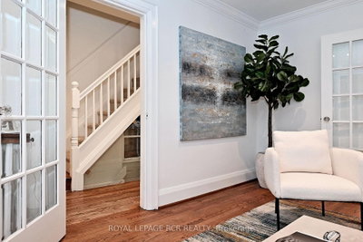 214 Briar Hill Avenue • Toronto, ON photo 8