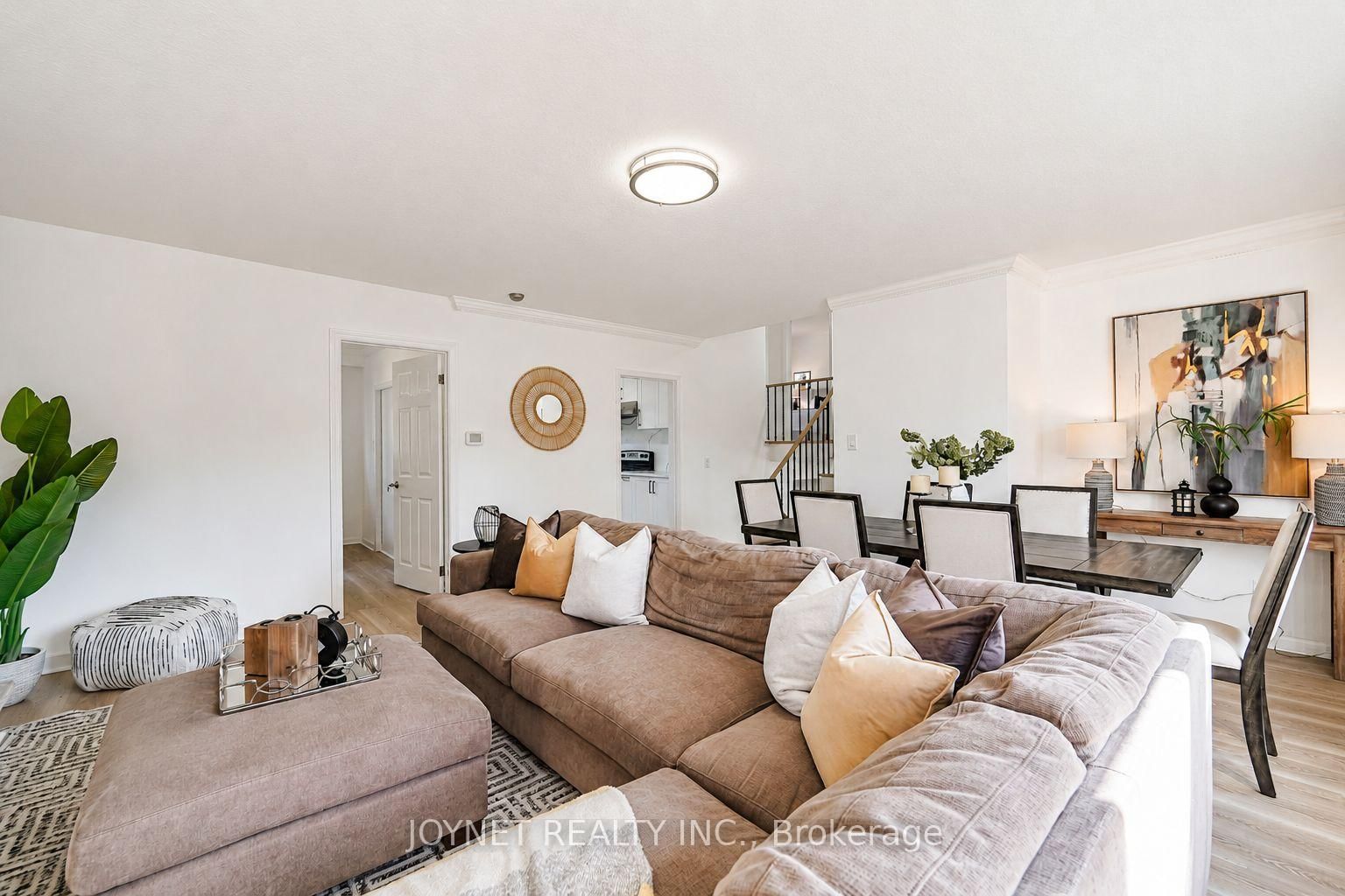 42 Brucedale Crescent • Toronto, ON photo 15