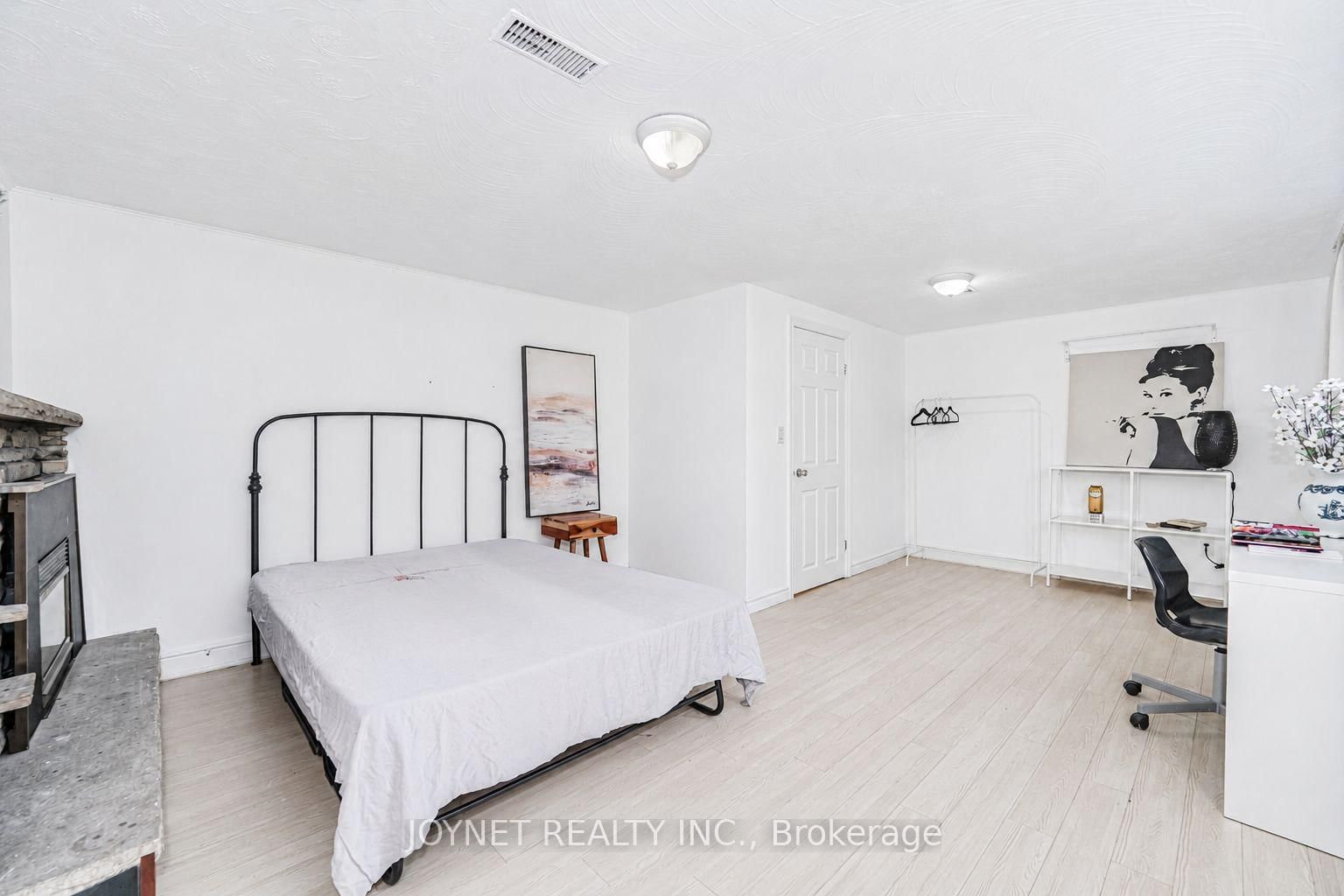 42 Brucedale Crescent • Toronto, ON photo 30