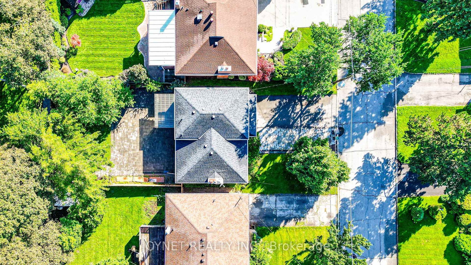 42 Brucedale Crescent • Toronto, ON photo 37