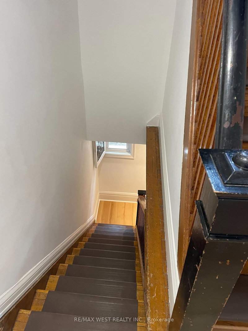 2nd Floor - 734 Manning Avenue