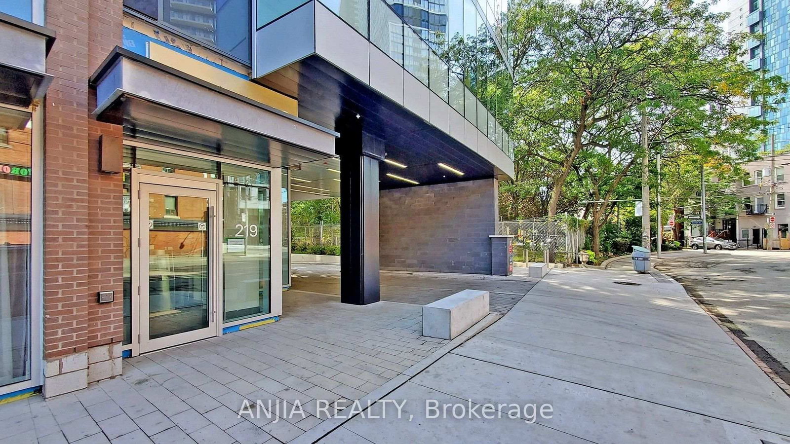 219 Dundas Street E • #803 • Toronto, ON photo 5