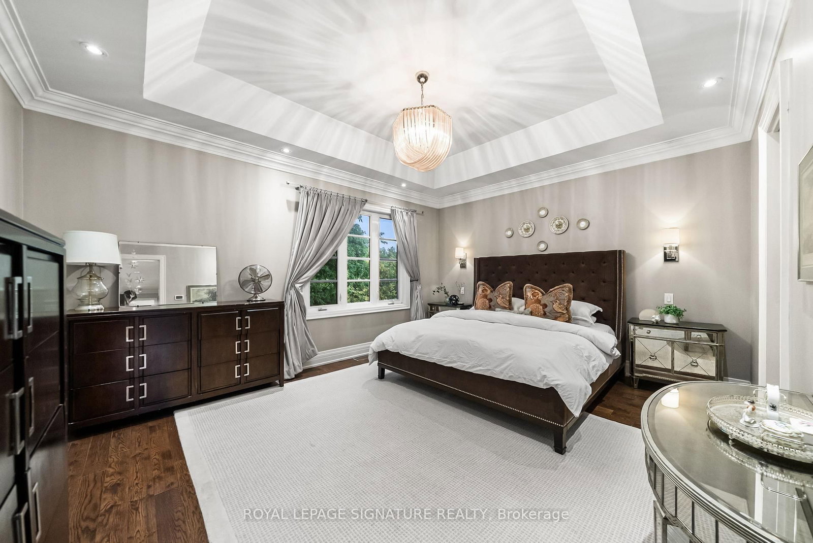 39 Regina Avenue • Toronto, ON photo 18