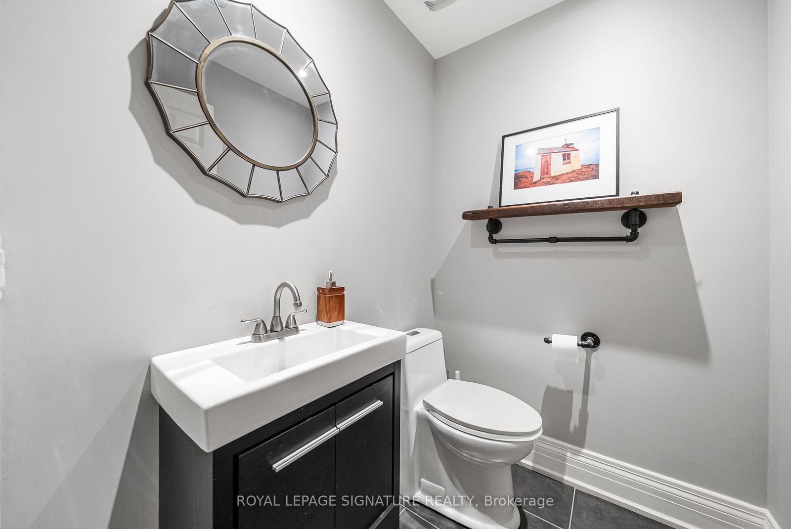 39 Regina Avenue • Toronto, ON photo 31