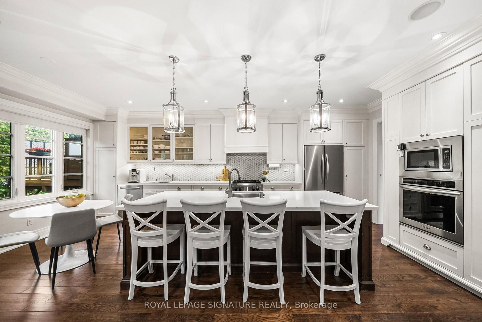 39 Regina Avenue • Toronto, ON photo 8