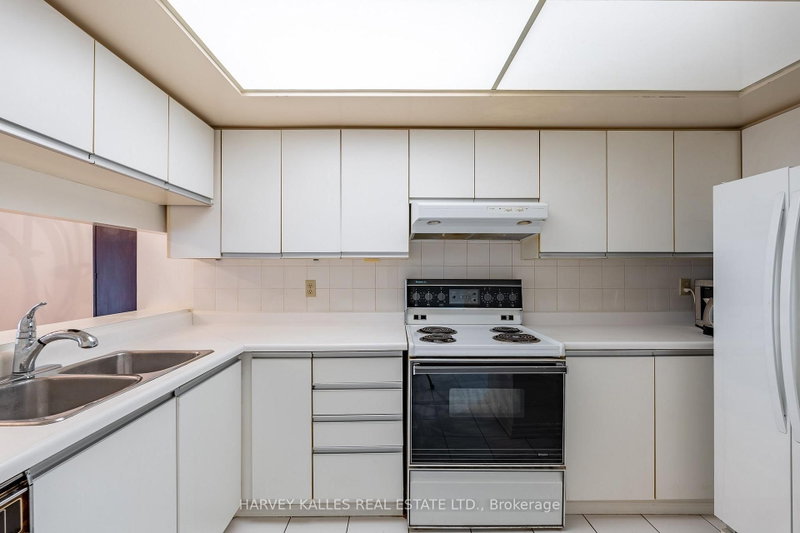 205 - 5 Kenneth Avenue