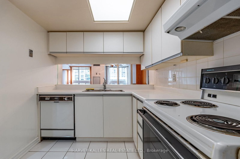 5 Kenneth Ave photo 4