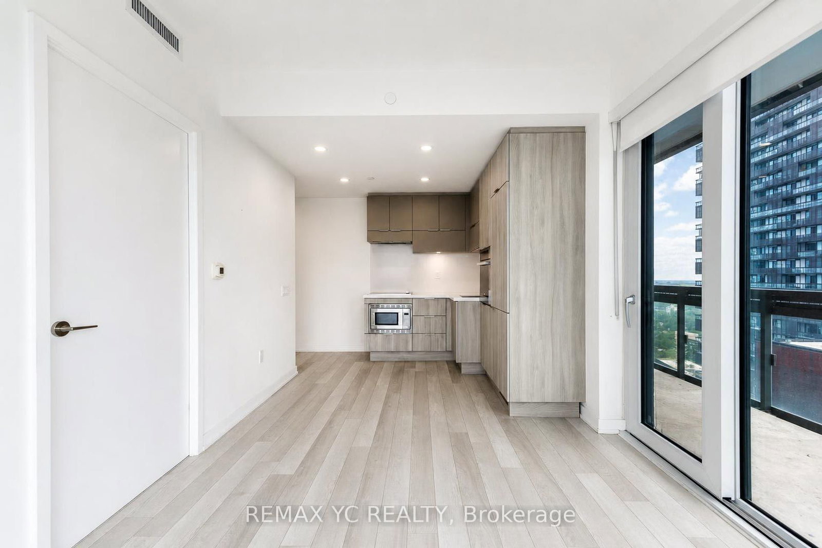 39 Roehampton Avenue • #3708 • Toronto, ON photo 14