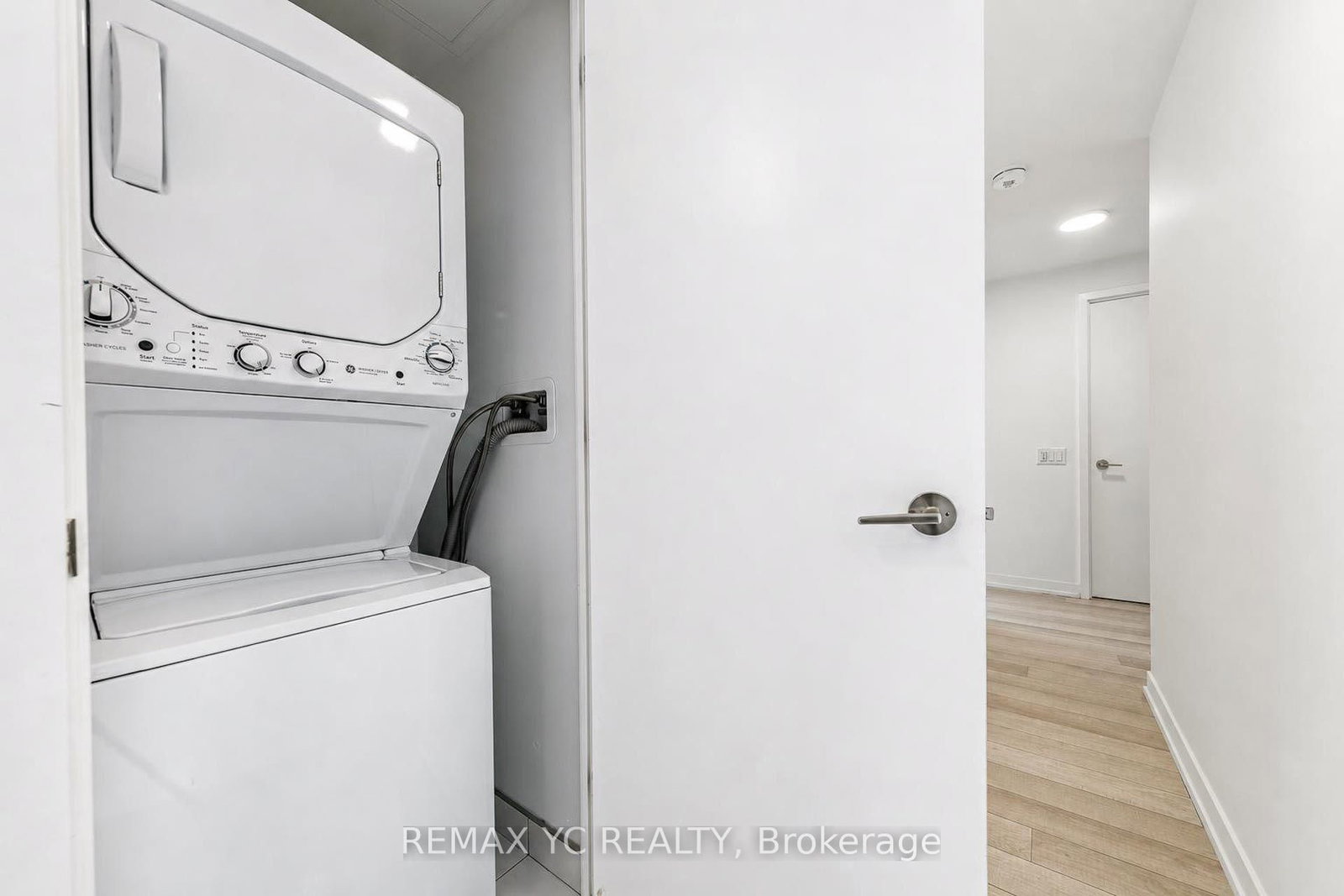 39 Roehampton Avenue • #3708 • Toronto, ON photo 16