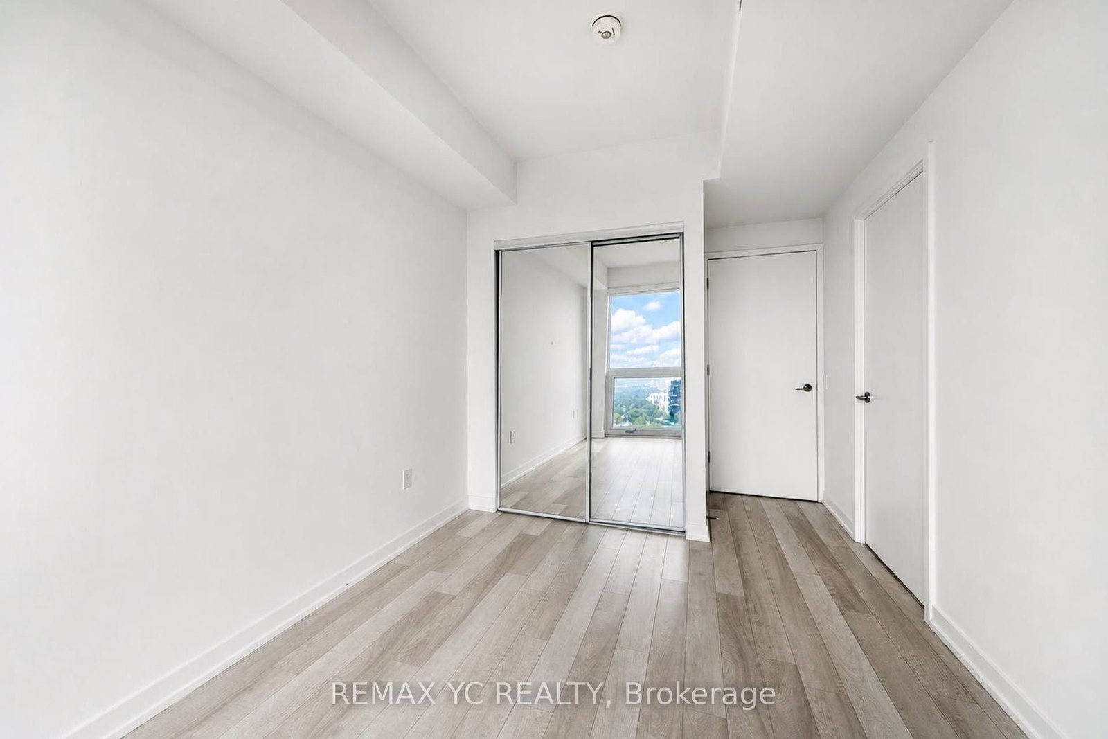 39 Roehampton Avenue • #3708 • Toronto, ON photo 19