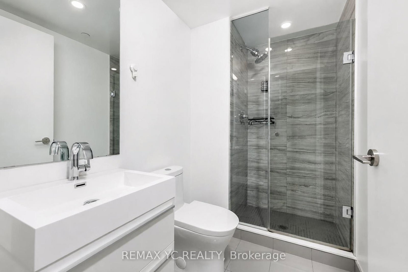 39 Roehampton Avenue • #3708 • Toronto, ON photo 23