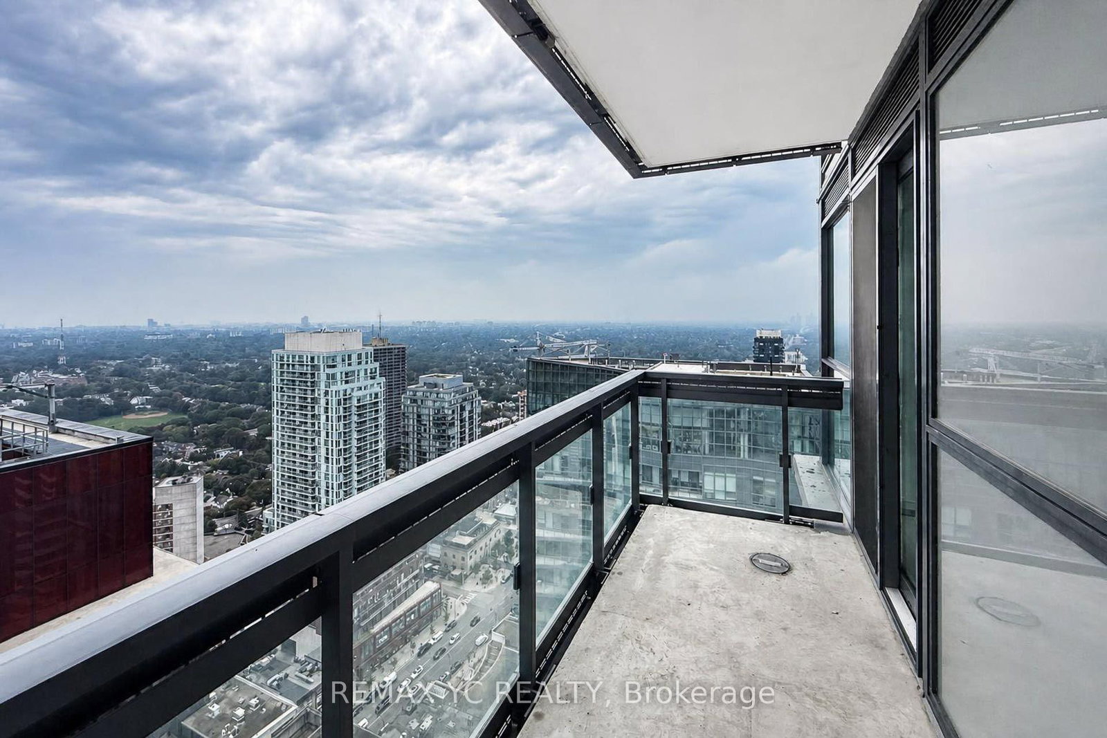39 Roehampton Avenue • #3708 • Toronto, ON photo 26