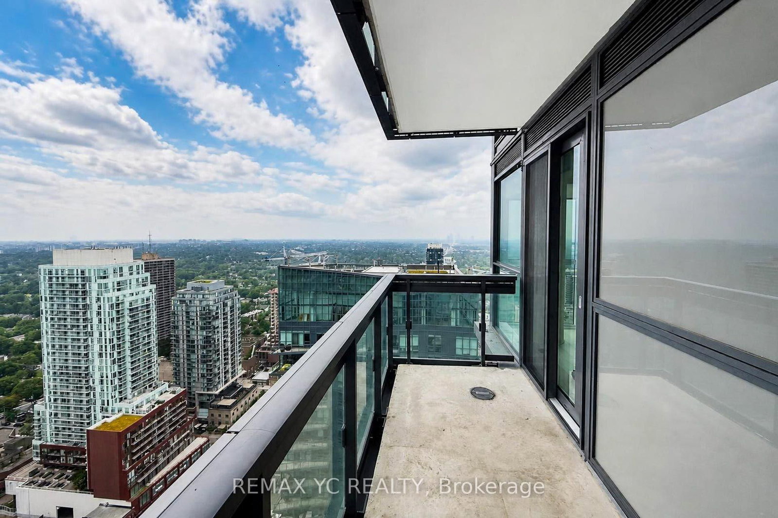 39 Roehampton Avenue • #3708 • Toronto, ON photo 27