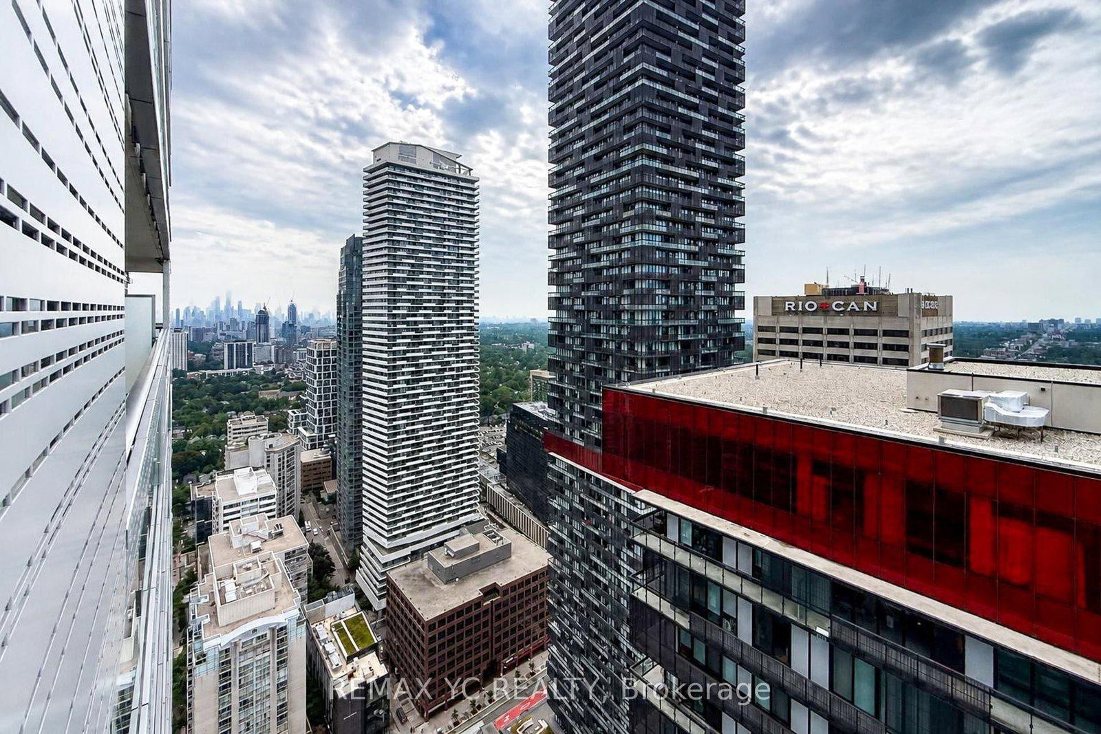 39 Roehampton Avenue • #3708 • Toronto, ON photo 33