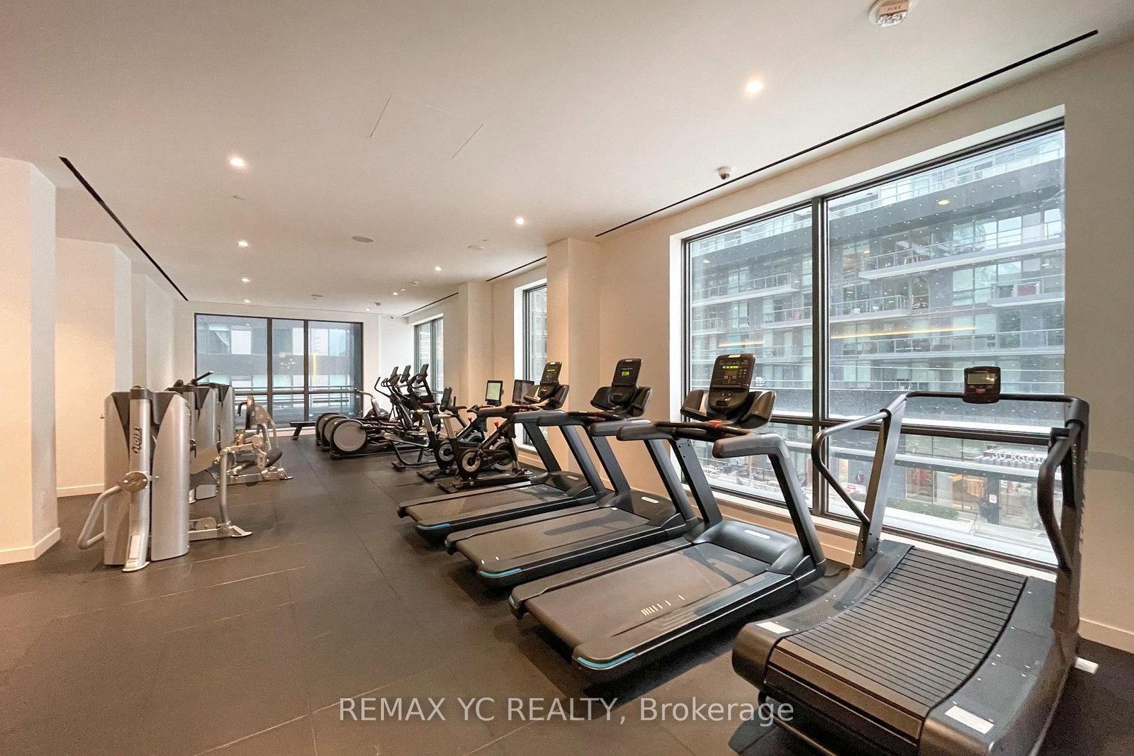 39 Roehampton Avenue • #3708 • Toronto, ON photo 44