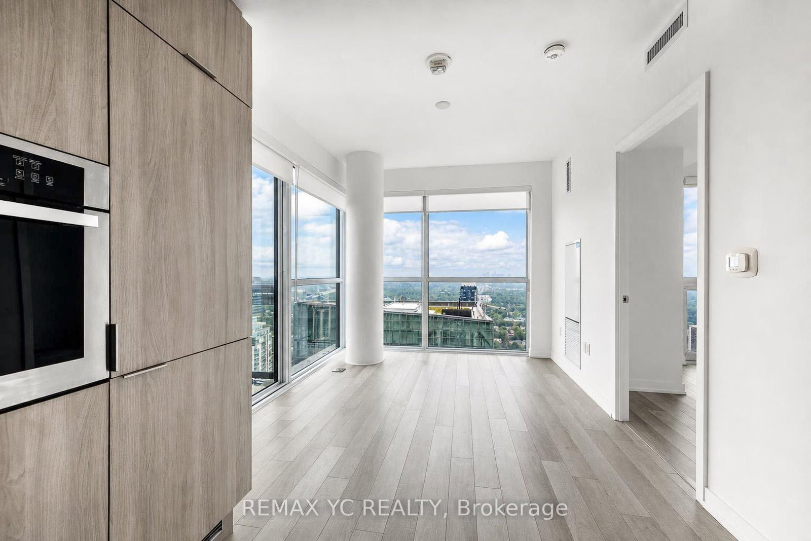39 Roehampton Avenue • #3708 • Toronto, ON photo 9